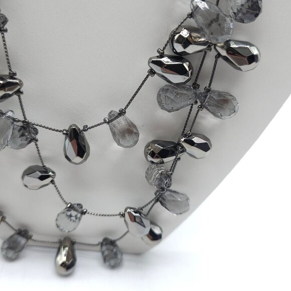 Layered Gray Silver Acrylic Faceted Teardrop Bead Necklace - Picture 3 of 4
